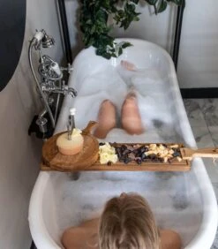 Serveerplank Friends L - Met Handgreep - Bruin - 60 Cm 10 Serveerplank Friends L - Met Handgreep - Bruin - 60 Cm -Beste Keukengerei Winkel b8e256aa337e43a0b02245d07608f1f7